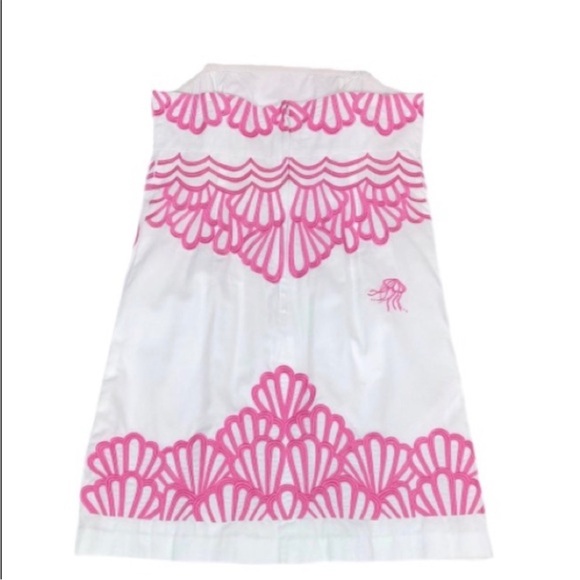 Lilly Pulitzer Strapless Dress
Perfect summer dress! Gorgeous embroidery. - Picture 2 of 5